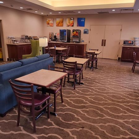 戴维尔凯富套房酒店 Dayville 外观 照片