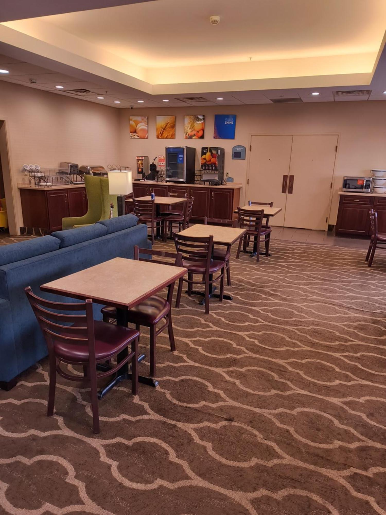 戴维尔凯富套房酒店 Dayville 外观 照片
